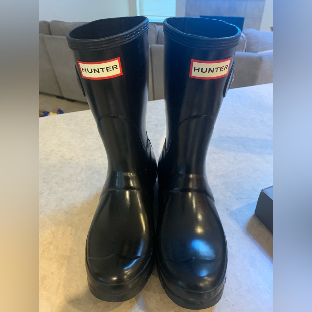 Hunter Women’s Original Short Black Gloss Boot Size 7